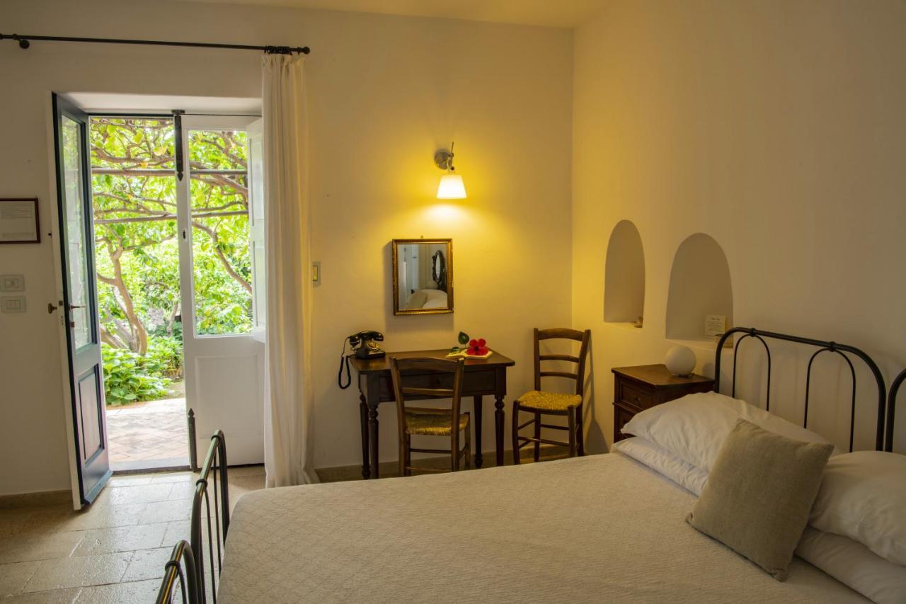 Hotel Signum Малфа Екстериор снимка