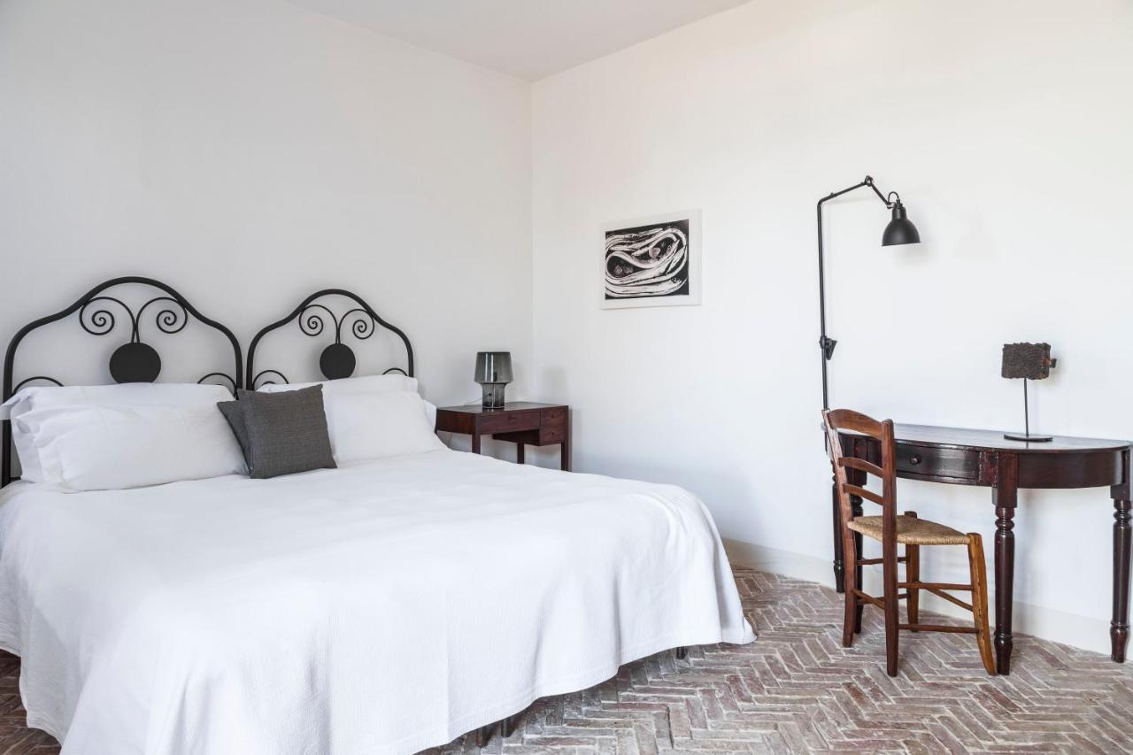 Hotel Signum Малфа Екстериор снимка