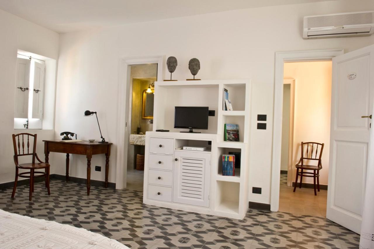 Hotel Signum Малфа Екстериор снимка